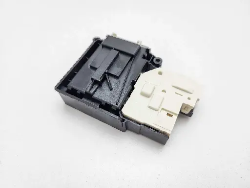DDR_EBF61315801_02